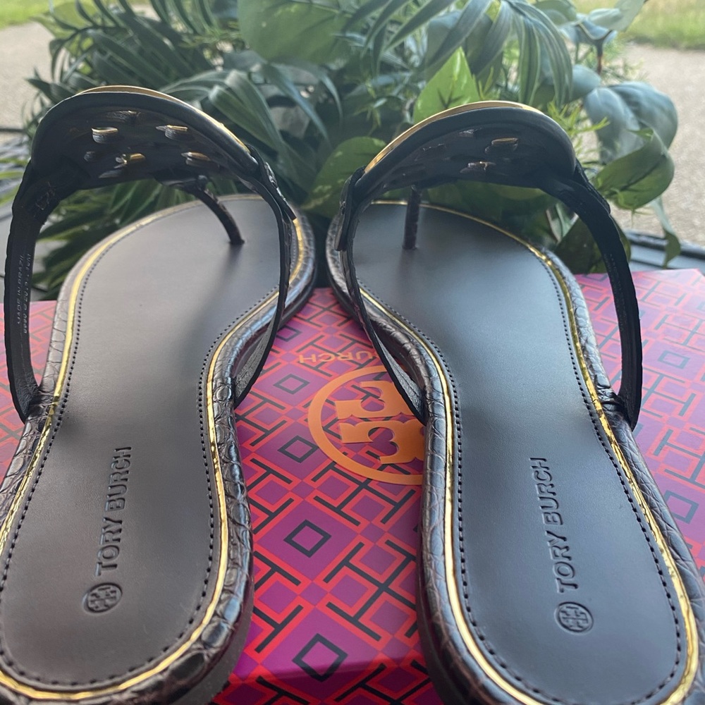 Brand new Tory Burch metal Miller sandal 🩴 - Picture 8 of 11